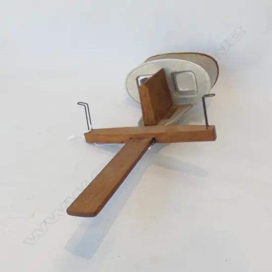 VINTAGE STEREOSCOPIC PHOTO VIEWER 