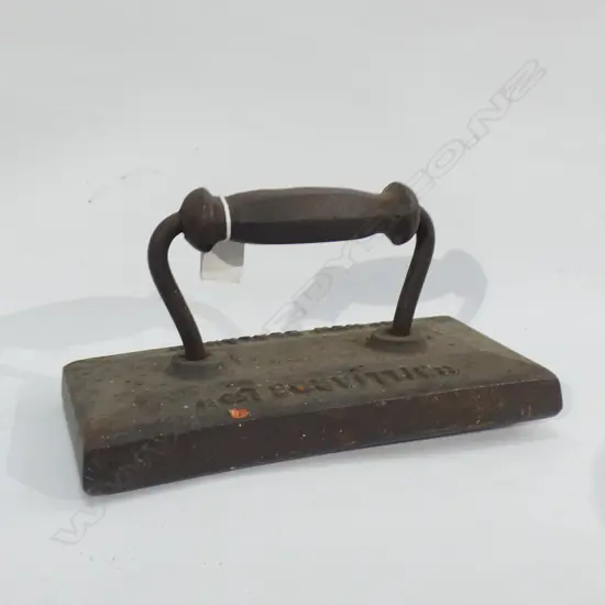 OLD 'BILLIARD'S LTD' IRON WEIGHT OVERHEAD HANDLE