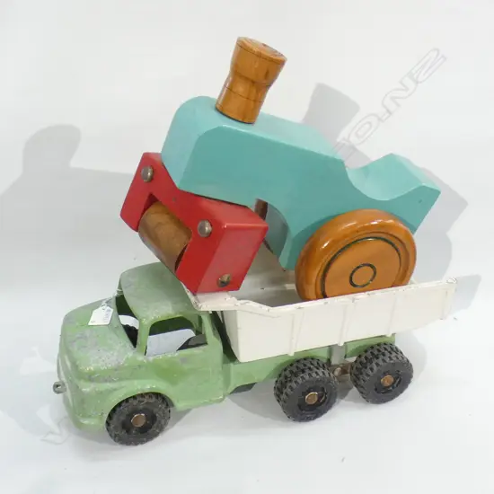 LARGE FUN HO TRUCK L.470mm + WOODEN TOY TRUCK