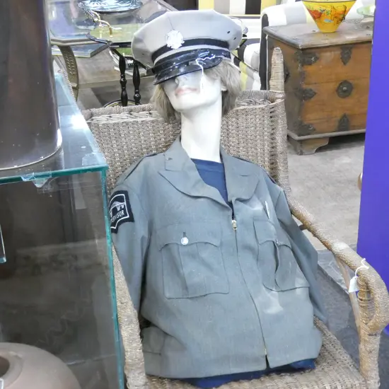 PART MANNEQUINE W AKL HARBOUR BRIDGE 'SUPERVISOR' JACKET & CAP