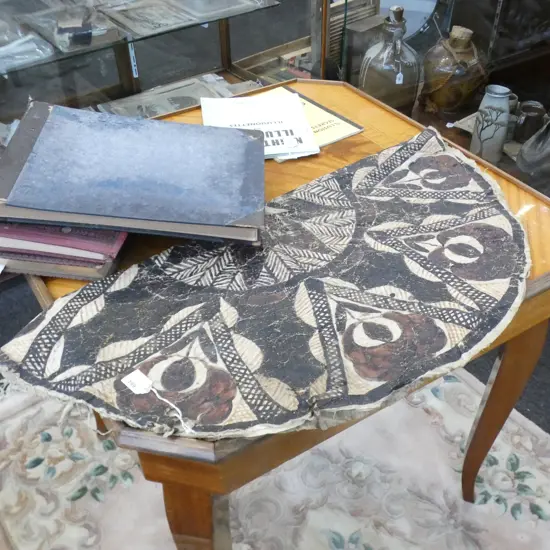 SM VINTAGE ROUND TAPA CLOTH - HAS SOME WEAR