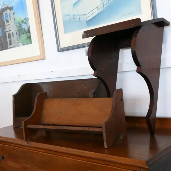 2 SMALL WOODEN BOOK SHELVES L.590mm + SHELF