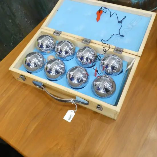 BOULES SET, CASED