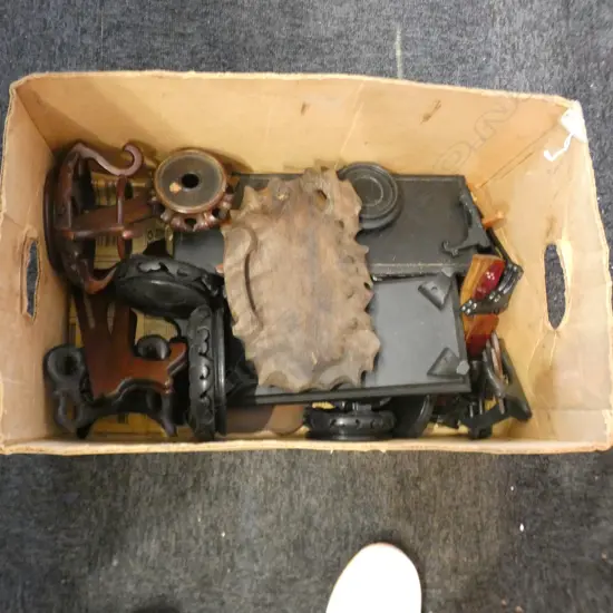 BOX OF OLD ORIENTAL VASE STANDS ETC