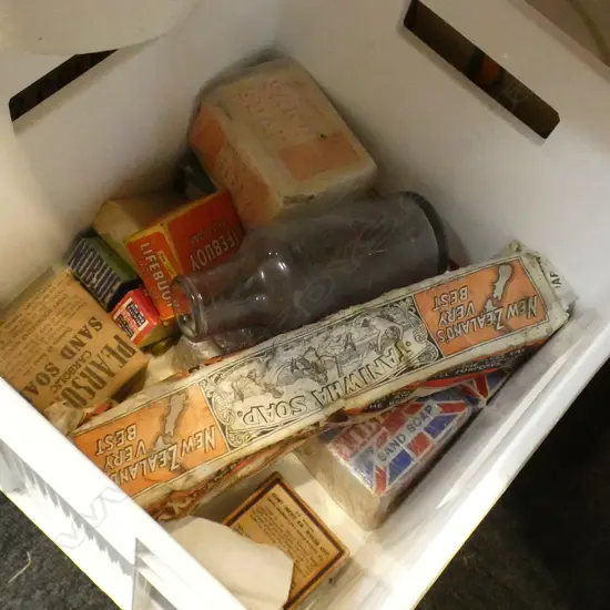 BOX OLD ADVERTISING COLLECTABLES: TANIWHA SOAP + OTHER SOAP ETC