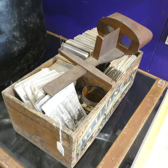 STEROSCOPIC VIEWER + LGE SEL. CARDS ETC