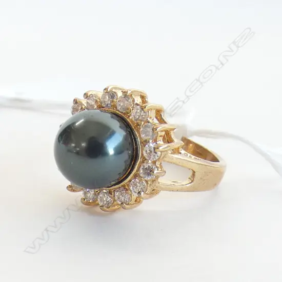 18CT GOLD PLATED AND FAUX BLACK PEARLCOSTUME RING
