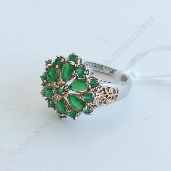 SILVER FAUX EMERALD CLUSTER RING