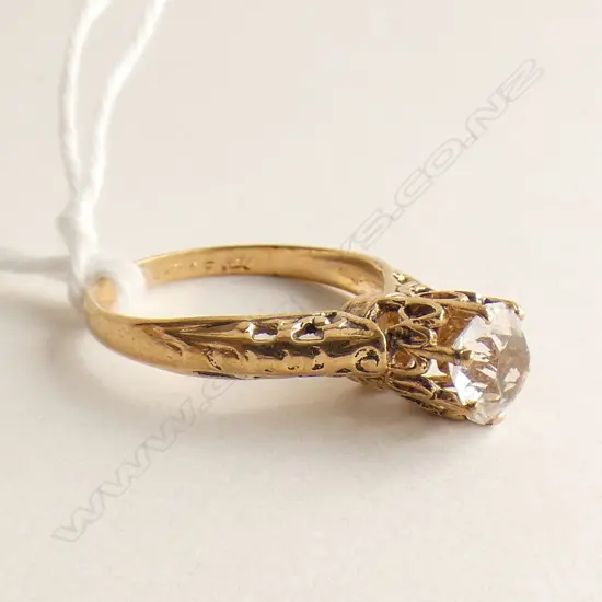 14CT GOLD & WHITE SAPPHIRE? RING 1.4 GRAMS