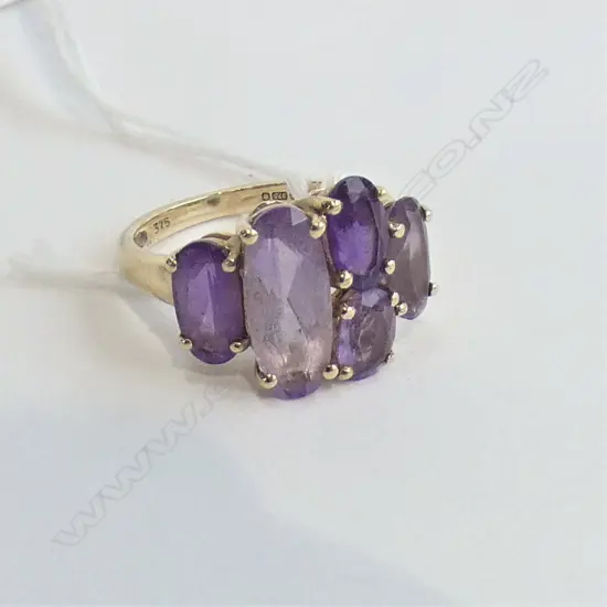 9CT GOLD & PURPLE AMETHYST RING 2.9 GRAMS
