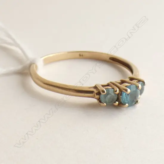 9CT GOLD & BLUE TOPAZ? RING 1.8 GRAMS