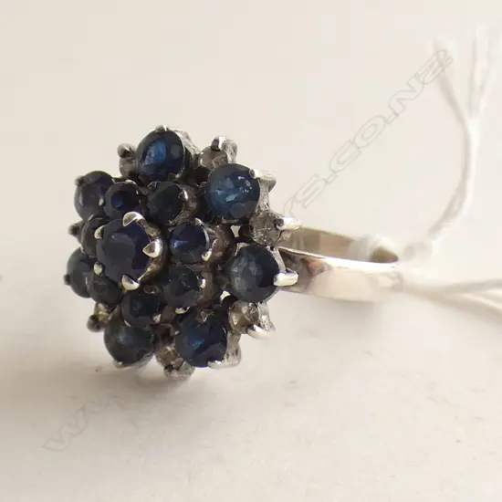 925 & SAPPHIRE & CZ CLUSTER RING 4.3 GRAMS