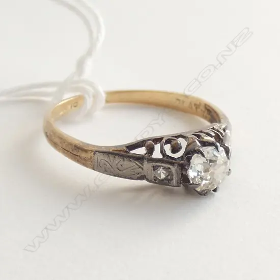 (2163) 0.45CT DIAMOND SOLTAIRE RING 18CT