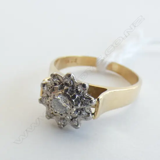 18CT DIAMOND CLUSTER RING 5.2 GRAMS w. 2019 VALUATION $4150