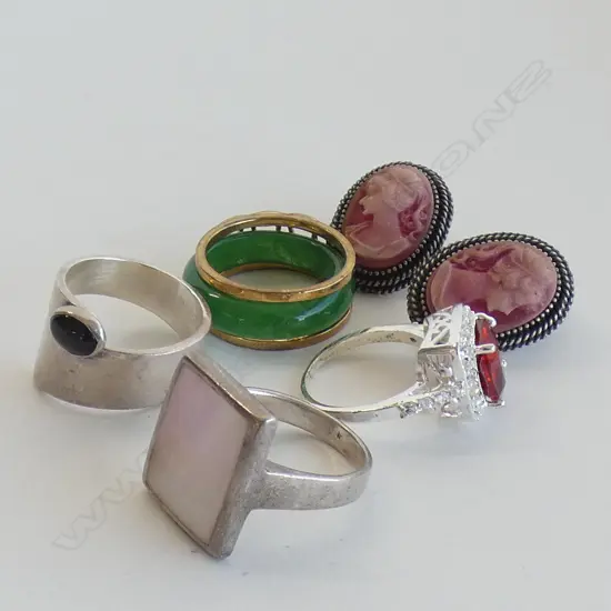 FOUR SILVER RINGS AND ASST OTHER ITEMS