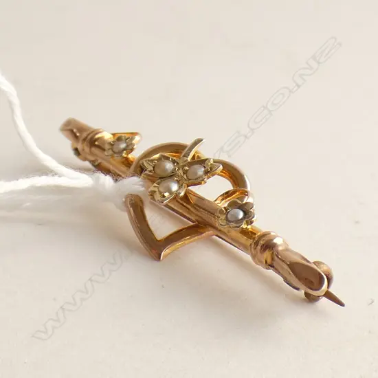 9CT GOLD SEED PEARL BAR BROOCH 2.1 GRAMS