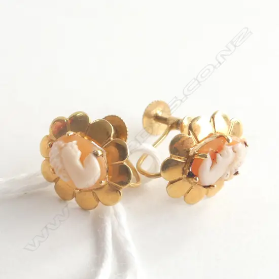 PAIR 9CT GOLD CAMEO EARRINGS 2.28gm