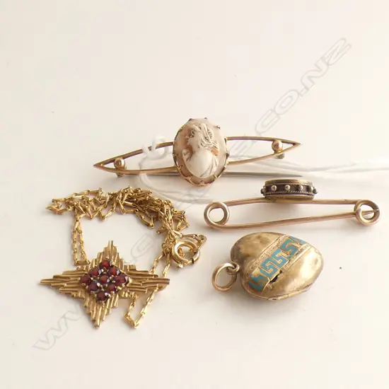 9CT CAMEO BAR BROOCH + DIAMOND & RUBY PIN BROOCH + HEART PENDANT AF + GOLD? GARNET CROSS PENDANT