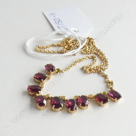 10CT GOLD AND GARNET NECKLACE (clasp not gold) 8.36gm