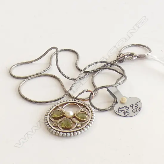 15CT GOLD PERIDOT SEED PEARL PENDANT ON PLATED CHAIN a/f