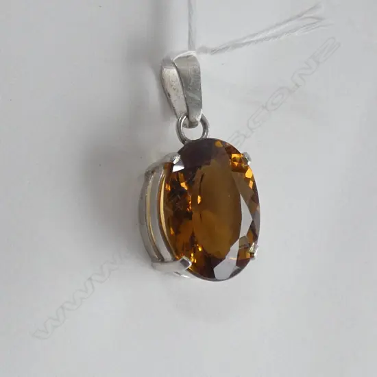 CITRINE SILVER MOUNTED PENDANT