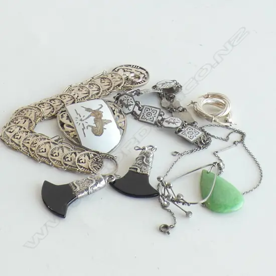 MEXICAN COIN SILVER BRACELET, THAI SILVER BROOCH & BRACELET, SILVER & GREENSTONE NECKLACE + 2 PRS STG EARRINGS 62 GRAMS