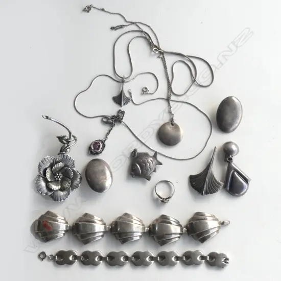 ASST. STG JEWELLERY; 2 SHORT BRACELETS ETC