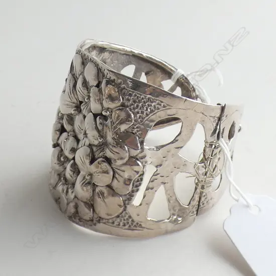 STG SILVER CUFF BRACELET AF 62 GRAMS