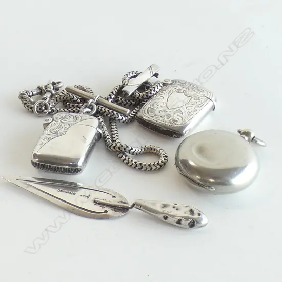 2 SILVER VESTAS (1 ON CHAIN) + EP SOVEREIGN CASE + BOOKMARK