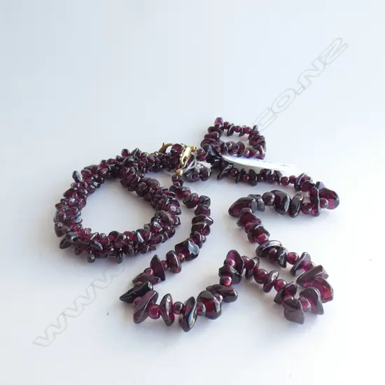 DEEP RED GARNET CHIP NECKLACE & BRACELET