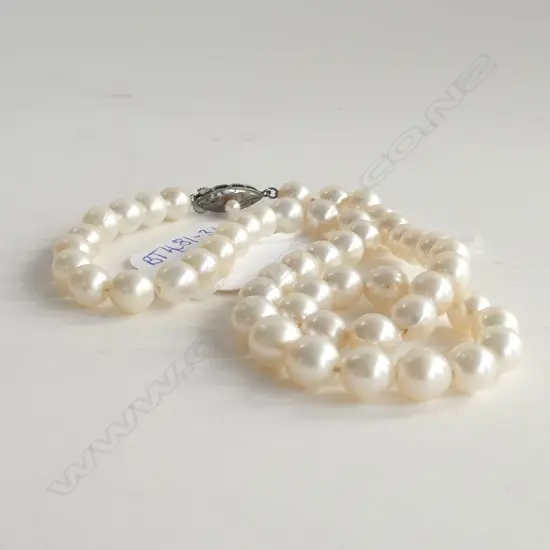 CULTURED PEARL NECKLACE SILVER CLASP