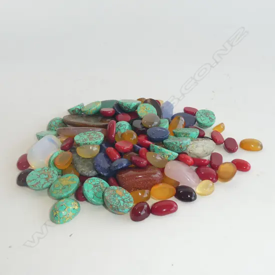 BAG OF MIXED MAN MADE AND NATURAL CABOCHON STONES FOR JEWELLERY MAKING, AGATE, LAPIS, GREENSTONE ETC.