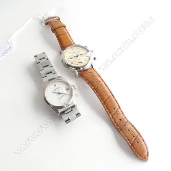 (R) TWO GENT'S WATCHES IN A GUCCI BOX (WORKING)