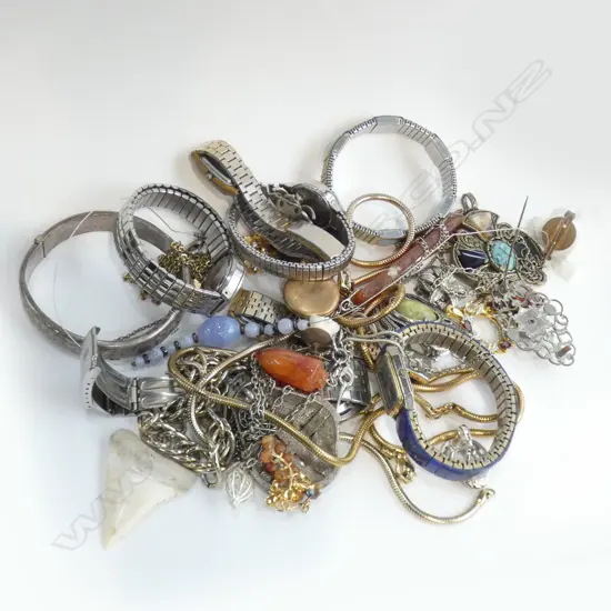 BAG ASST. COSTUME JEWELLERY INCL. STG BANGLE, WATCHES, AGATES ETC