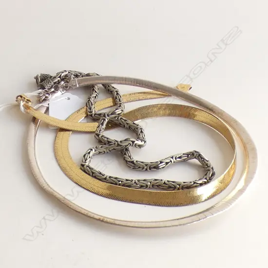 3 925 SILVER NECKLACES (ONE GILT) 108 GRAMS
