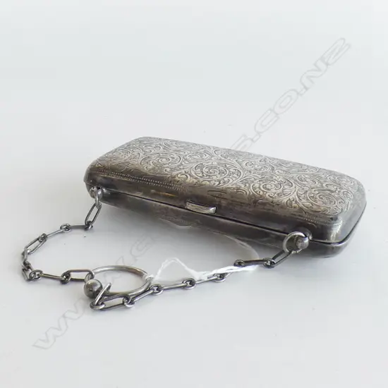 STG SILVER PURSE ON CHAIN 117 GRAMS