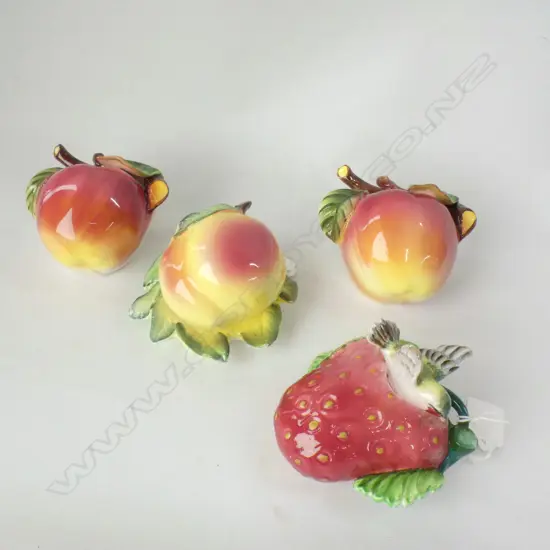 4 RETRO CERAMIC FRUIT  WALL POCKET VASES - 3 APPLES & STRAWBERRY WITH BIRD H 115MM