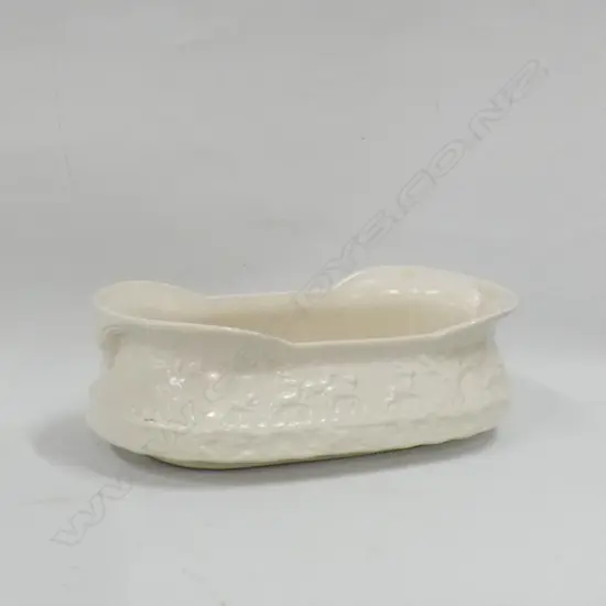 LG WHITE WADE TROUGH VASE - EMBOSSED WITH DEER L 300MM