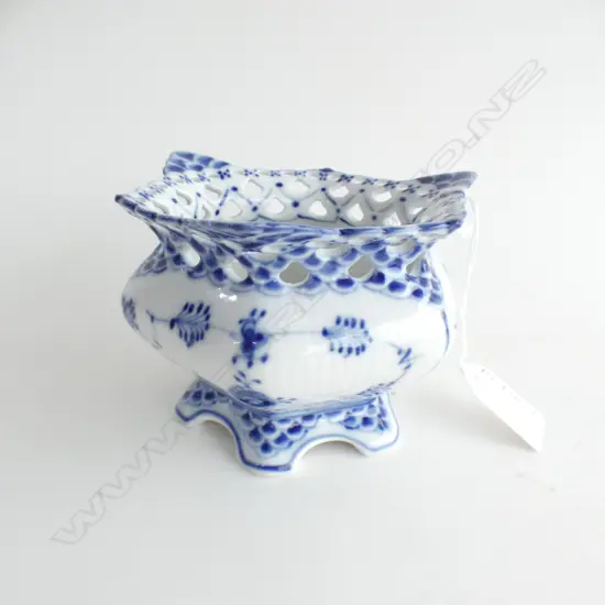 ROYAL COPENHAGEN BLUE & WHITE PIERCED RIM SM BOWL DIA  120MM