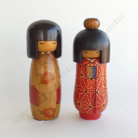 (G/D) TWO MID-CENTURY VINTAGE JAPANESE DOLL - SIGNED