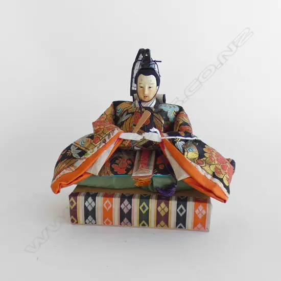 (O) VINTAGE JAPANESE FIGURE  WITH SILK KIMONO