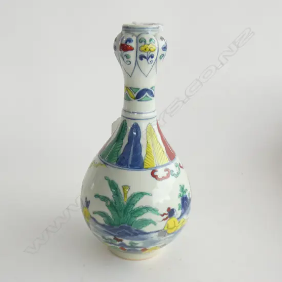 ORIENTAL VASE WITH MARK TO BASE H 215MM