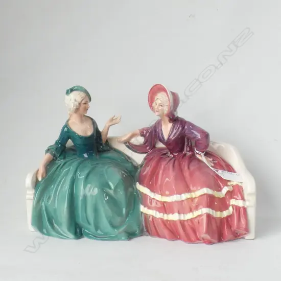 LG EUROPEAN PORCELAIN FIGURINE - TWO LADIES IN PERIOD COSTUME L320MM