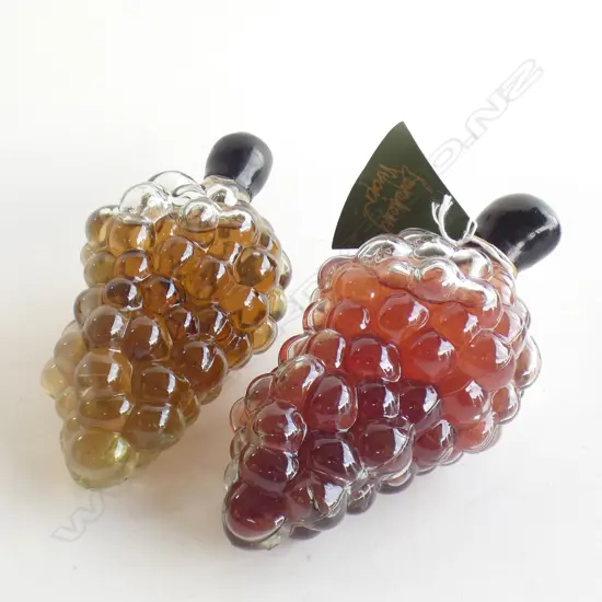 PR GLASS BUNCH OF GRAPE BOTTLES WITH CORKS L 180MM