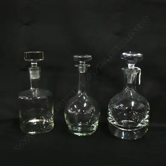 3 CRYSTAL DECANTERS H.280mm
