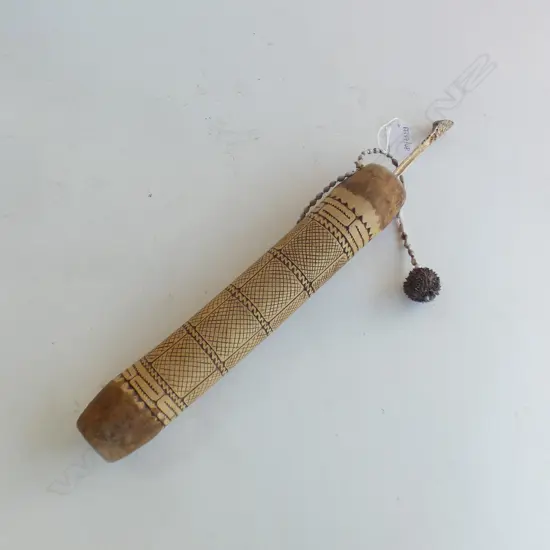 PAPUA NEW GUINEA SEPIK RIVER LIME COUNTAINER WITH BONE SPATULA H 360 MM