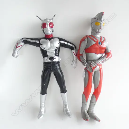 (Q) VINTAGE COLLECTABLE JAPANESE ACTION FIGURES "ANT MAN" AND "ULTRA MAN" H. 430/460mm