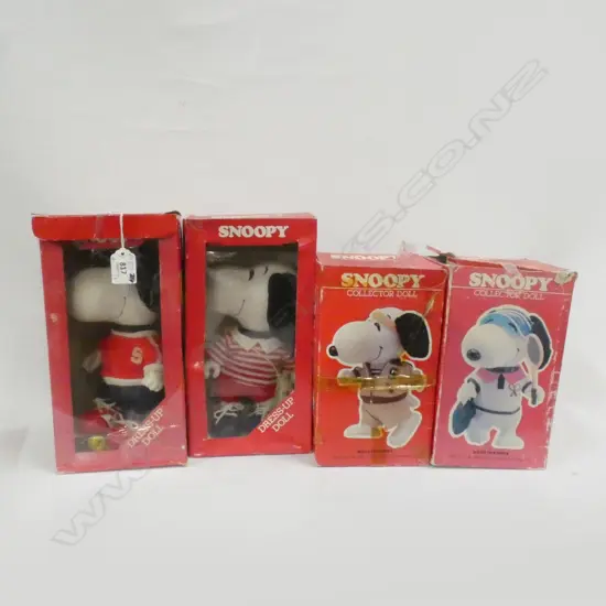 4 VINTAGE SNOOPY DRESS UP DOLLS IN ORIGINAL BOXES H 270 MM
