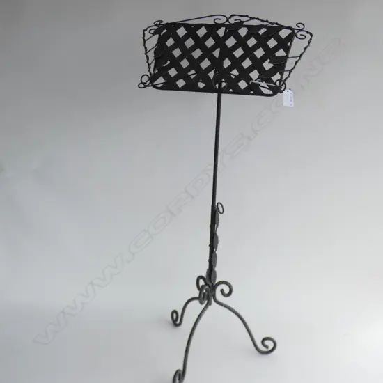 FANCY STEEL MUSIC/BOOK STAND TRIPOD BASE H.870mm