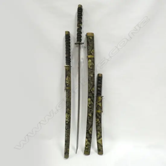 3 ORIENTAL SWORDS L.945mm